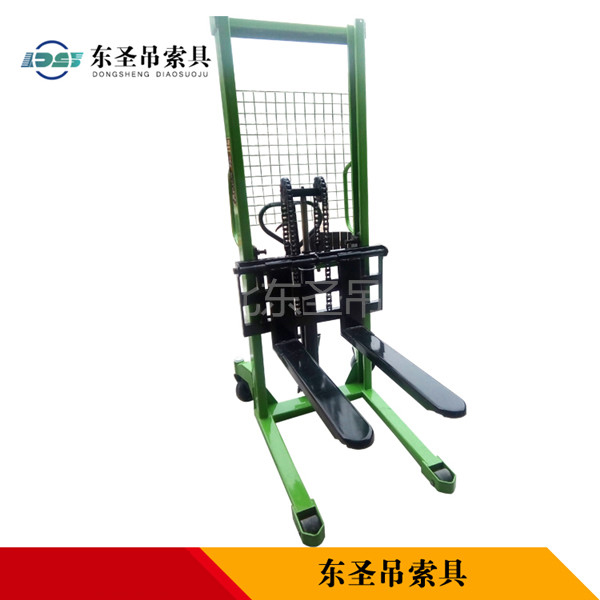 手動輕型液壓堆高車產品展示--河北東圣吊索具制造有限公司