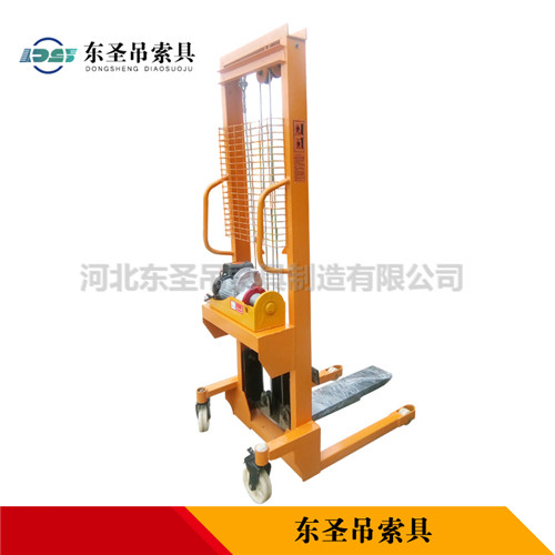 半電動(dòng)液壓手動(dòng)搬運(yùn)車(chē)側(cè)面產(chǎn)品展示--河北東圣吊索具制造有限公司--液壓堆高車(chē)|手動(dòng)叉車(chē)|小型攪拌機(jī)|石材夾具